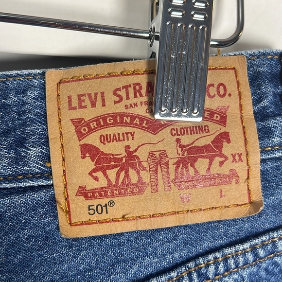 Levi’s 501 Original Fit High Rise Shorts Size 25 Medium Wash - Picture 6 of 9